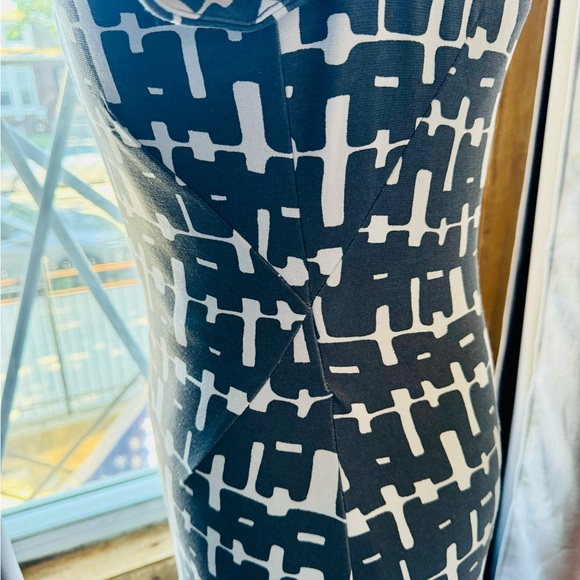 2009 Banana Republic gray nylon, spandex blend size 4 dress geometric design - Picture 10 of 14